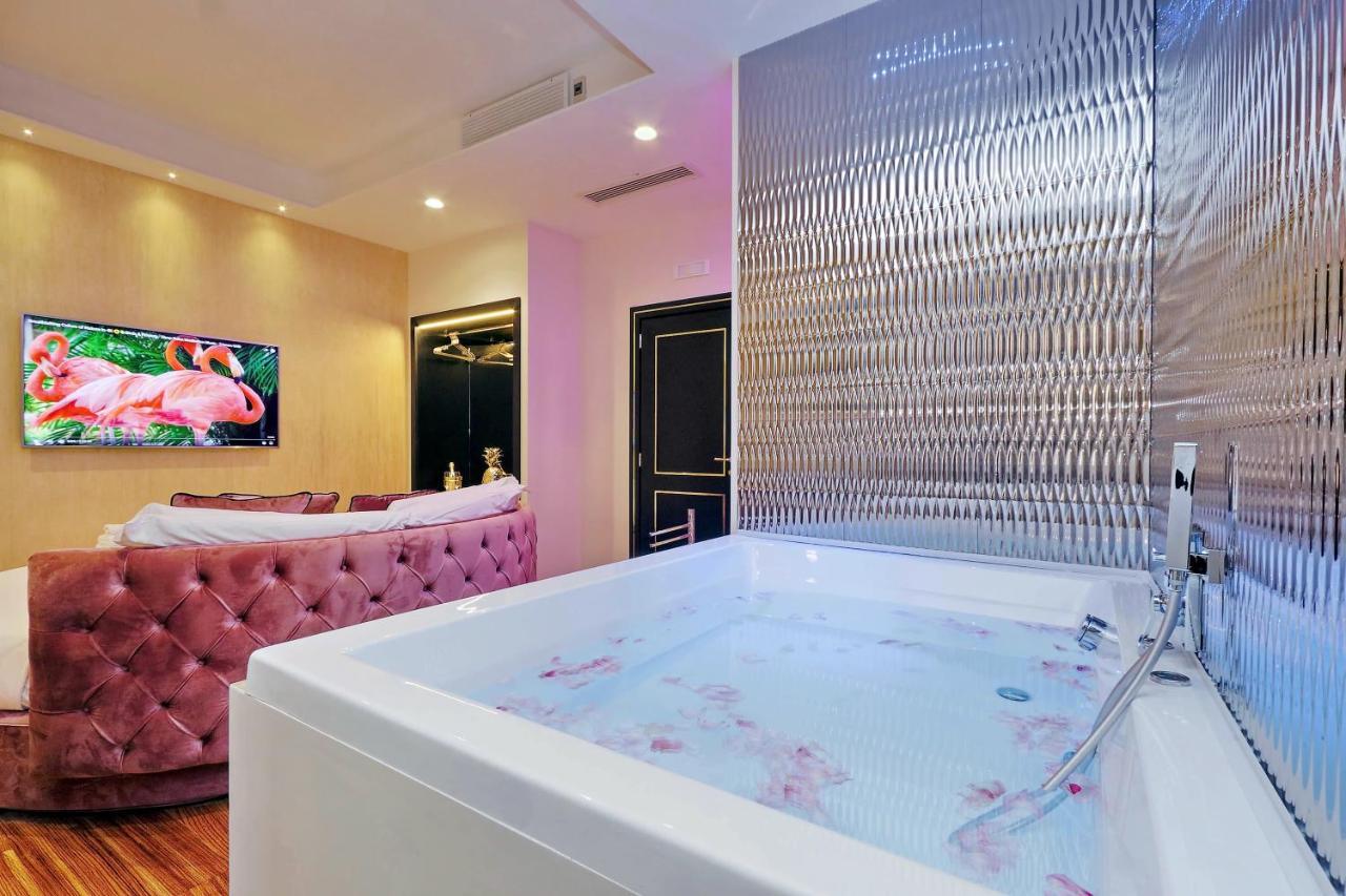 Spanish Hills Collection Luxury Suites & Jacuzzi Rome Exterior photo