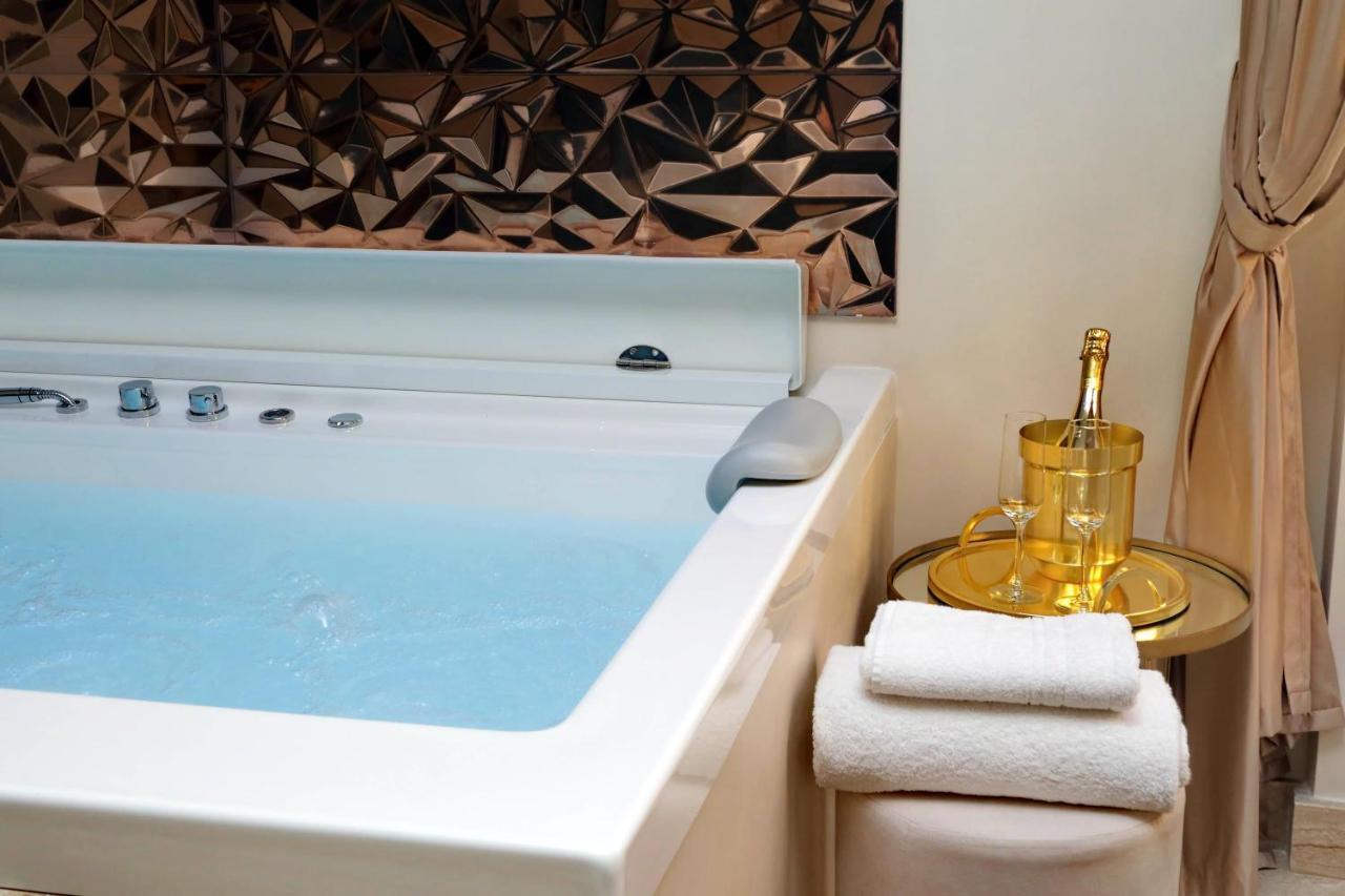 Spanish Hills Collection Luxury Suites & Jacuzzi Rome Exterior photo