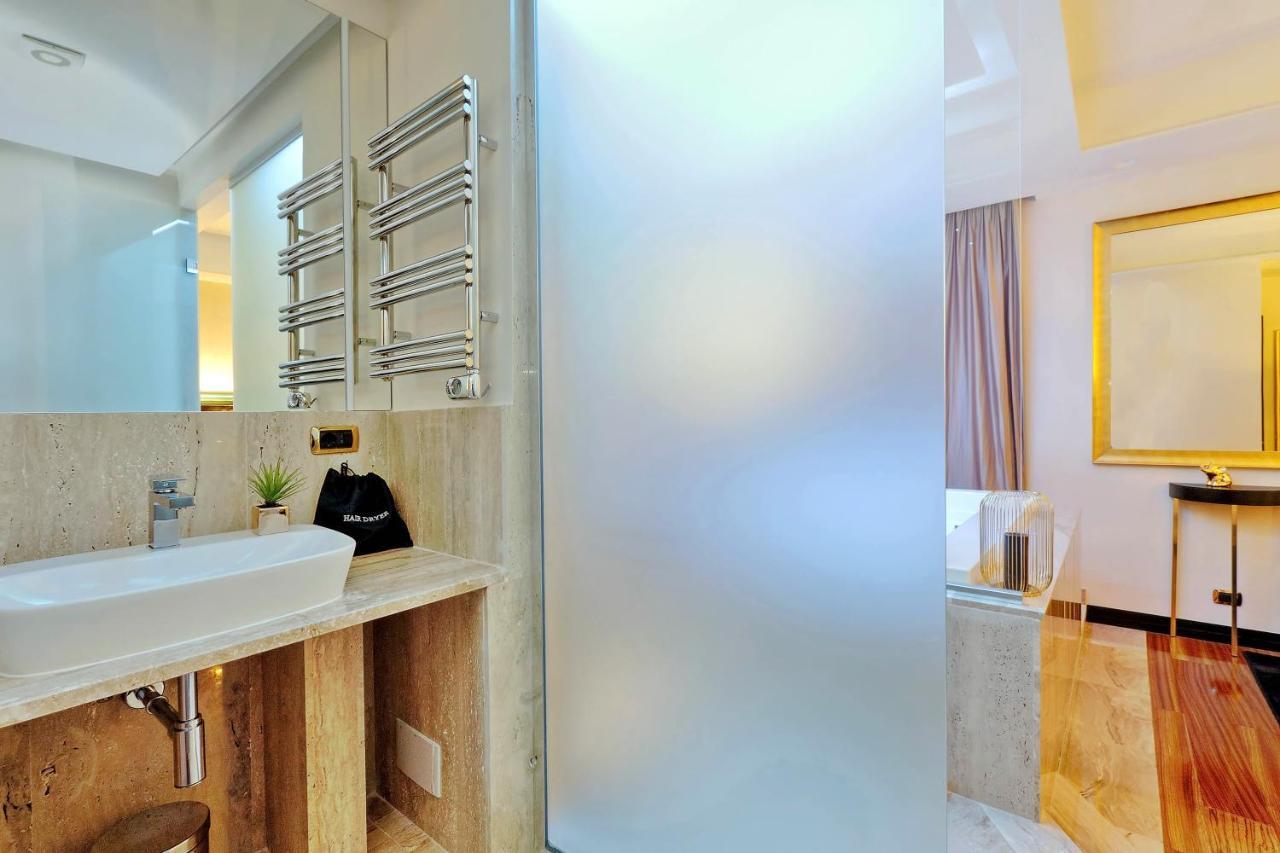 Spanish Hills Collection Luxury Suites & Jacuzzi Rome Exterior photo
